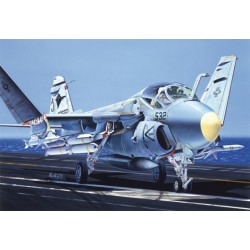 ИЗЧЕРПАН Сглобяем модел на самолет A-6E Intruder мащаб 1:72 ИЗЧЕРПАН Сглобяем модел на самолет A-6E Intruder мащаб 1:72