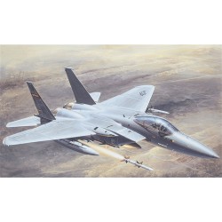 ИЗЧЕРПАН Сглобяем модел на самолет F-15 C EAGLE мащаб 1:48