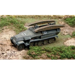 ИЗЧЕРПАН Сглобяем модел на бронирана кола SD.KFZ 251/7 PIONIERPANZERWAGEN мащаб 1:72