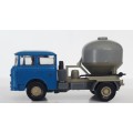 ИЗЧЕРПАН Камион Шкода циментовоз HO 1:87