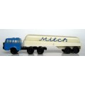Влекач TATRA с цистерна за мляко TT 1:120