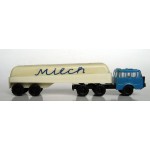 Влекач TATRA с цистерна за мляко TT 1:120